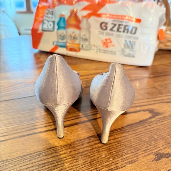 The Touch of Nina Satin Ruffle Heel - Picture 3 of 5